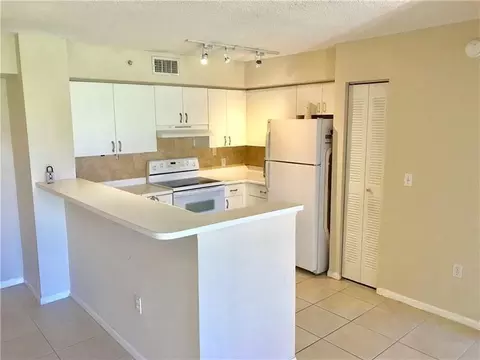 7864 Sonoma Springs Cir #104, Lake Worth, FL 33463