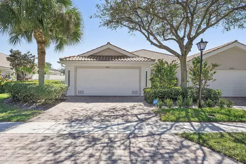 8210 Saint Johns Ct, Wellington, FL 33414