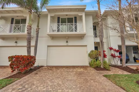 7113 Kensington Ct, Palm Beach Gardens, FL 33418