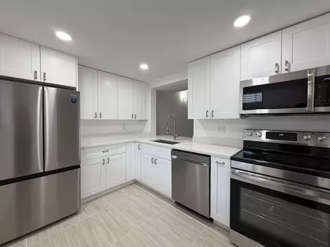 5220 Las Verdes Cir #317, Delray Beach, FL 33484
