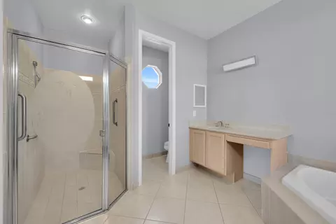 Bath - 7041 SE Bay Hill Dr, Stuart, FL 34997 photo 2 of 4