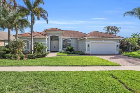 Exterior - 7041 SE Bay Hill Dr, Stuart, FL 34997 photo 9 of 12
