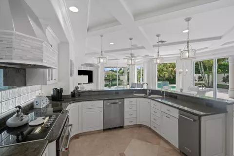 Kitchen - 3349 Bridgegate Dr, Jupiter, FL 33477 photo 2 of 4