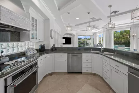 Kitchen - 3349 Bridgegate Dr, Jupiter, FL 33477 photo 4 of 4