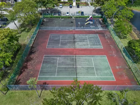 View/Area - 1036 E Lakes Dr, Pompano Beach, FL 33064 photo 3 of 3