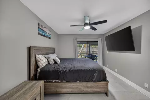 Bedroom - 1036 E Lakes Dr, Pompano Beach, FL 33064 photo 6 of 7