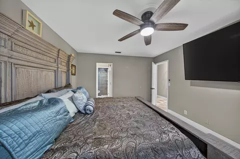Bedroom - 1036 E Lakes Dr, Pompano Beach, FL 33064 photo 4 of 7