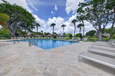 Exterior - 1036 E Lakes Dr, Pompano Beach, FL 33064 photo 10 of 12