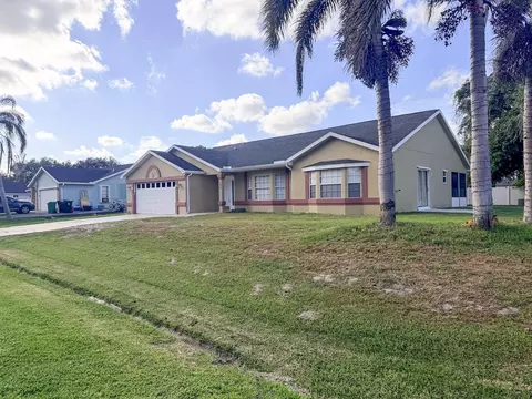 592 SW Lovell Ter, Port Saint Lucie, FL 34953