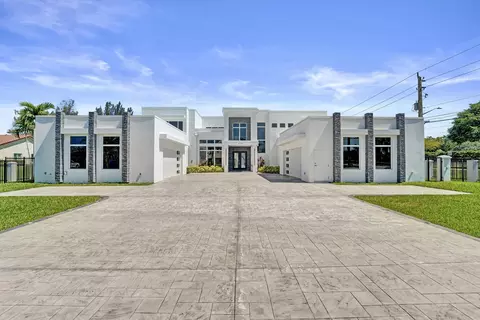 11201 SW 3rd St, Plantation, FL 33325
