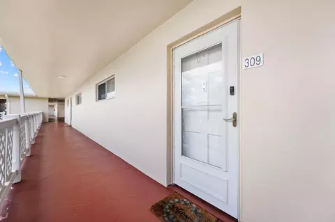 2682 S Garden Dr #309, Lake Worth, FL 33461