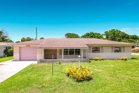 2402 Newport Dr, Fort Pierce, FL 34982