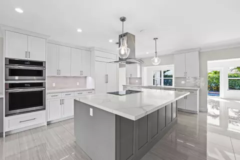 4240 NE 22nd Ter, Lighthouse Point, FL 33064
