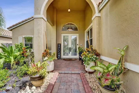 18623 SW 7th St, Pembroke Pines, FL 33029