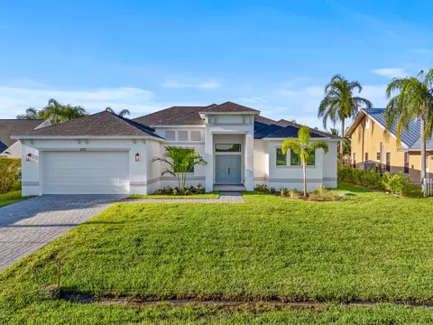 632 SE Seahouse Dr, Port Saint Lucie, FL 34983