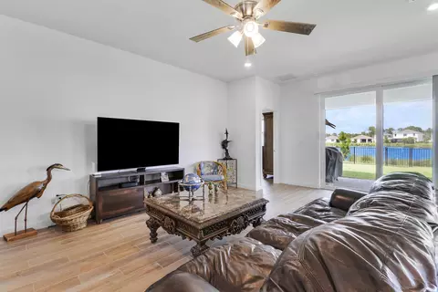 Living - 5783 SE Skyblue Cir, Stuart, FL 34997 photo 3 of 3