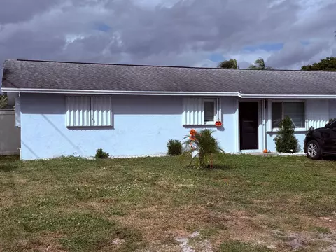 6817 Florida Dr, Lake Worth, FL 33462