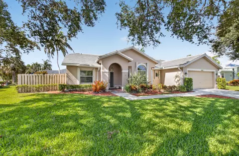 3820 NW 10th St, Delray Beach, FL 33445