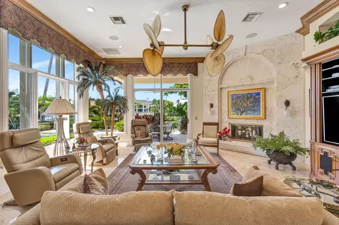 Living - 416 Mariner Dr, Jupiter, FL 33477 photo 12 of 16