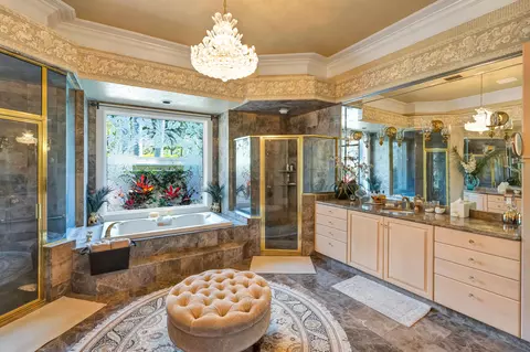 Bath - 416 Mariner Dr, Jupiter, FL 33477 photo 1 of 7