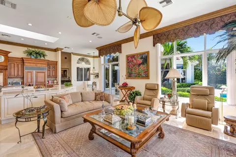 Living - 416 Mariner Dr, Jupiter, FL 33477 photo 13 of 16