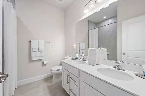 Bath - 178 SW Pomeroy St, Stuart, FL 34997 photo 2 of 3