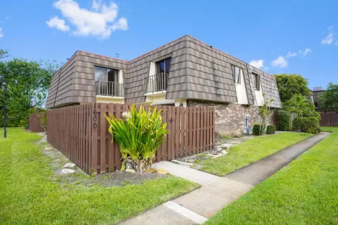 1600 Forest Lakes Cir #D, West Palm Beach, FL 33406