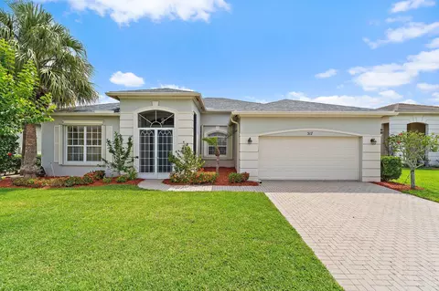 317 SW Lake Forest Way, Port Saint Lucie, FL 34986