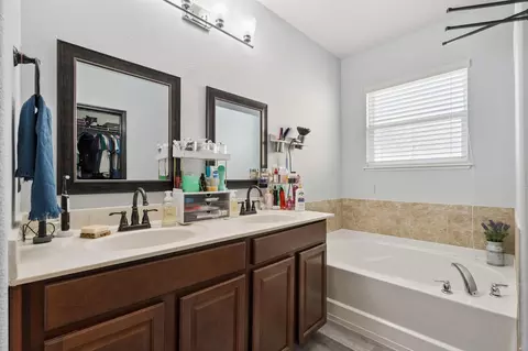 Bath - 2020 Nations Way, Saint Cloud, FL 34769 photo 1 of 3