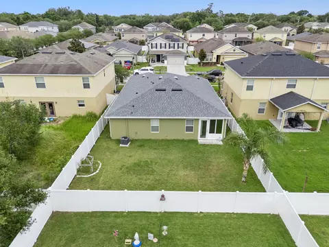 View/Area - 2020 Nations Way, Saint Cloud, FL 34769 photo 2 of 9