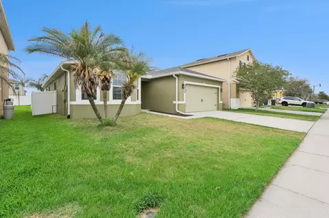 Exterior - 2020 Nations Way, Saint Cloud, FL 34769 photo 4 of 14