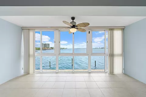 400 Wilma Cir #206, Riviera Beach, FL 33404