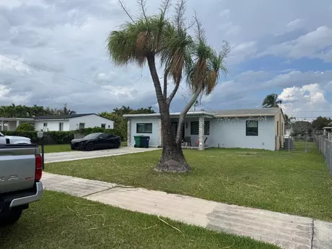 1561 NE 14th St, Homestead, FL 33033