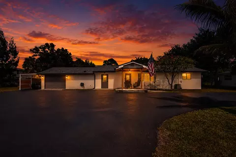 5500 West Pl, Mangonia Park, FL 33407