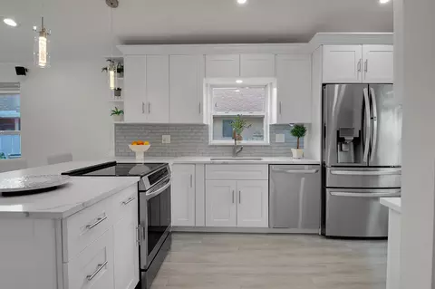 8182 Springtree Rd, Boca Raton, FL 33496