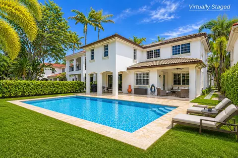 946 Mill Creek Dr, Palm Beach Gardens, FL 33410