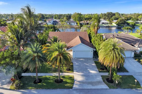 271 Oregon Ln, Boca Raton, FL 33487