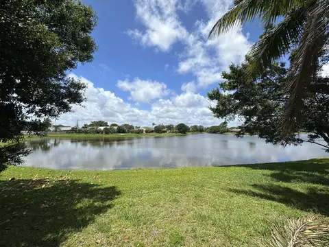 View/Area - 132 Timberline Dr, Jupiter, FL 33458 photo 2 of 9