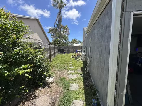Exterior - 132 Timberline Dr, Jupiter, FL 33458 photo 8 of 10