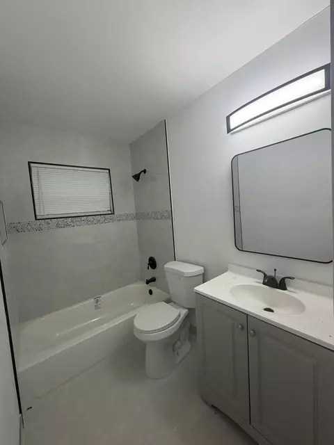 821 SW 62nd Ave, North Lauderdale, FL 33068