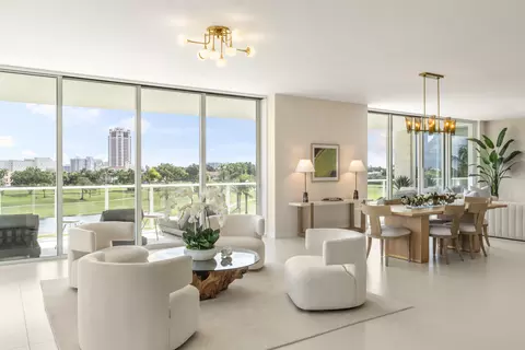 220 SE Mizner Blvd #323, Boca Raton, FL 33432