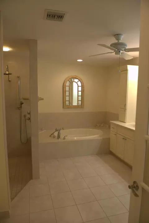 Bath - 114 Beach Summit Ct, Jupiter, FL 33477 photo 1 of 6