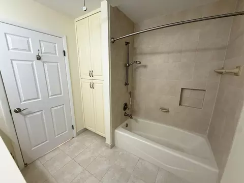 Bath - 114 Beach Summit Ct, Jupiter, FL 33477 photo 6 of 6