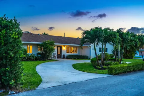 1058 NW 6th Dr, Boca Raton, FL 33486