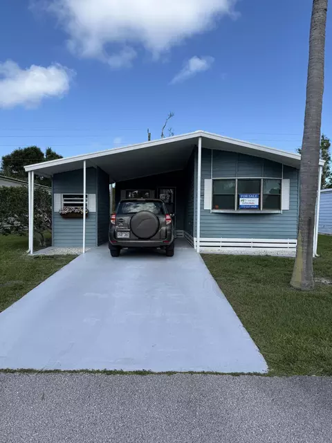 47 Flores Del Norte, Fort Pierce, FL 34951