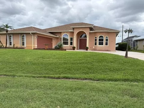 3306 SE Ford Ln SE, Port Saint Lucie, FL 34984