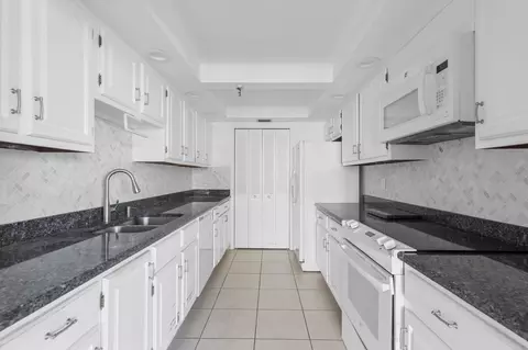 859 Jeffery St #312, Boca Raton, FL 33487