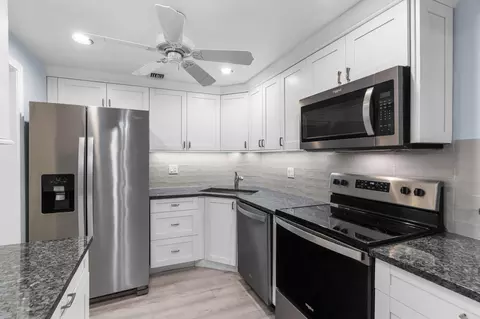 1940 NE 2nd Ave #106J, Wilton Manors, FL 33305