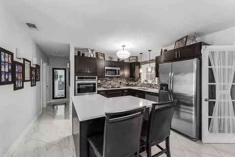 517 Ibis Dr, Delray Beach, FL 33444