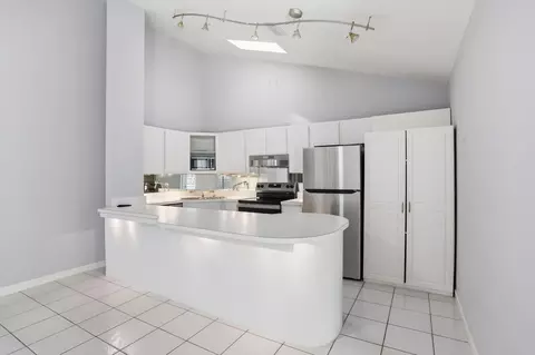 Kitchen - 1801 S Us Hwy 1 #3A, Jupiter, FL 33477 photo 1 of 2